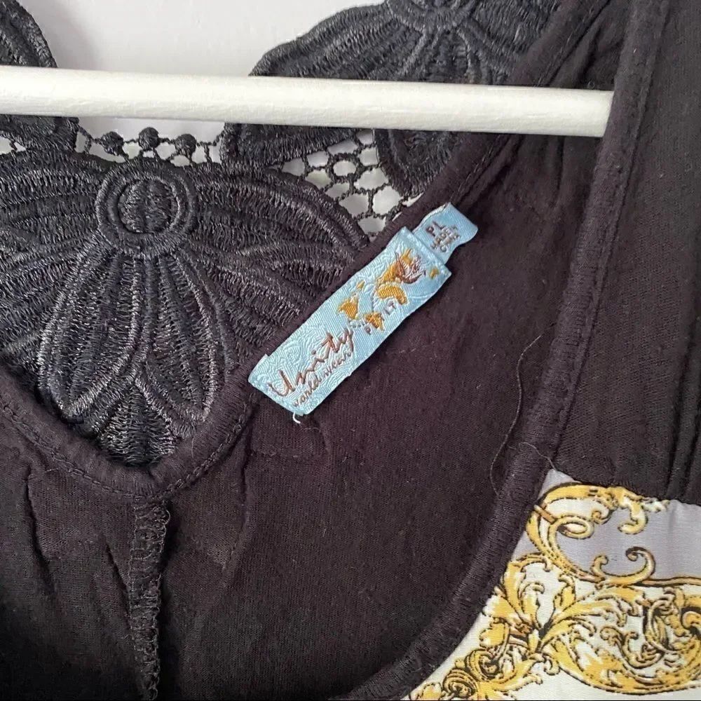 Unity world wear Split front layered lace back - Picture 4 of 5